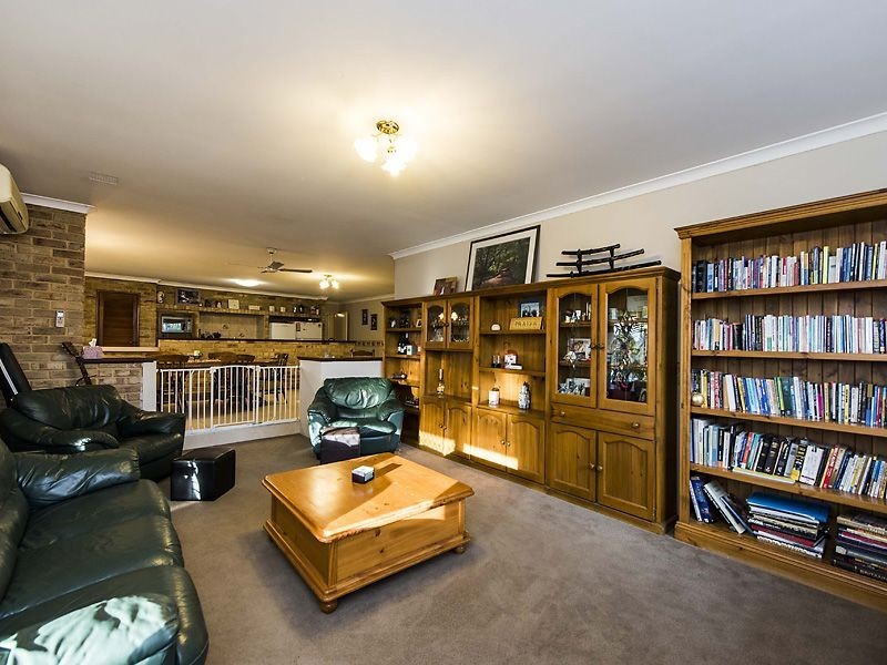 4 St Michaels Court, Cooloongup WA 6168