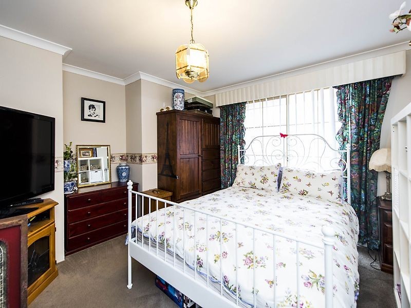 4 St Michaels Court, Cooloongup WA 6168