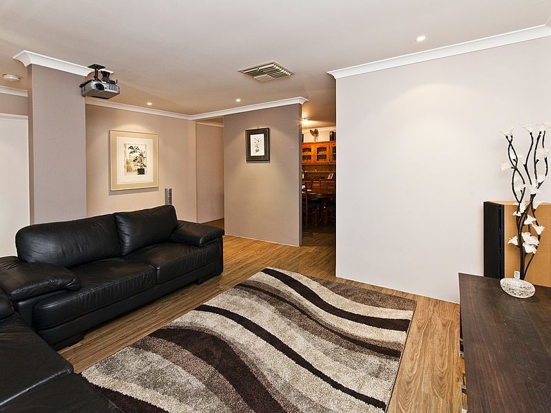 2 Enlie Lane, Warnbro WA 6169