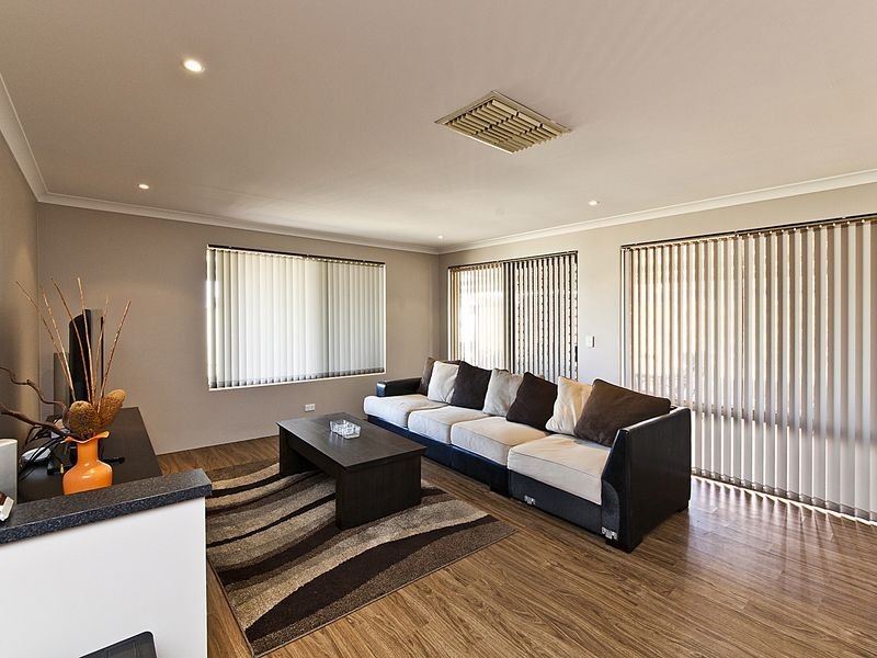 2 Enlie Lane, Warnbro WA 6169