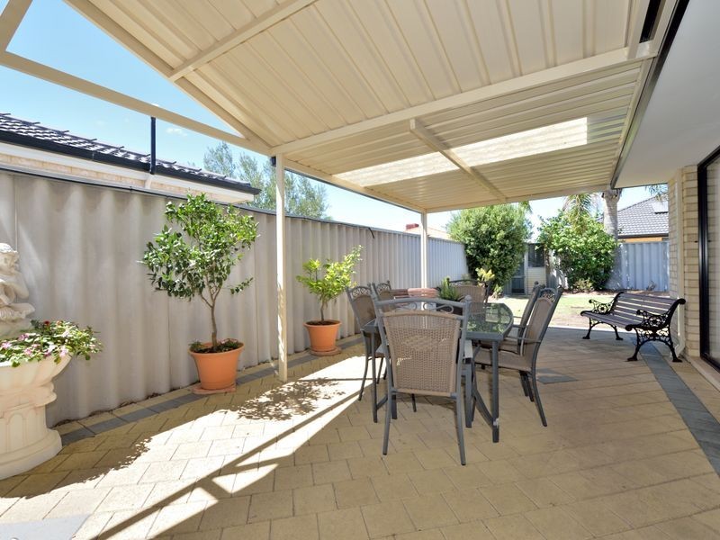 38 Zaragoza Drive, Port Kennedy WA 6172