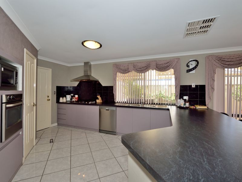 38 Zaragoza Drive, Port Kennedy WA 6172