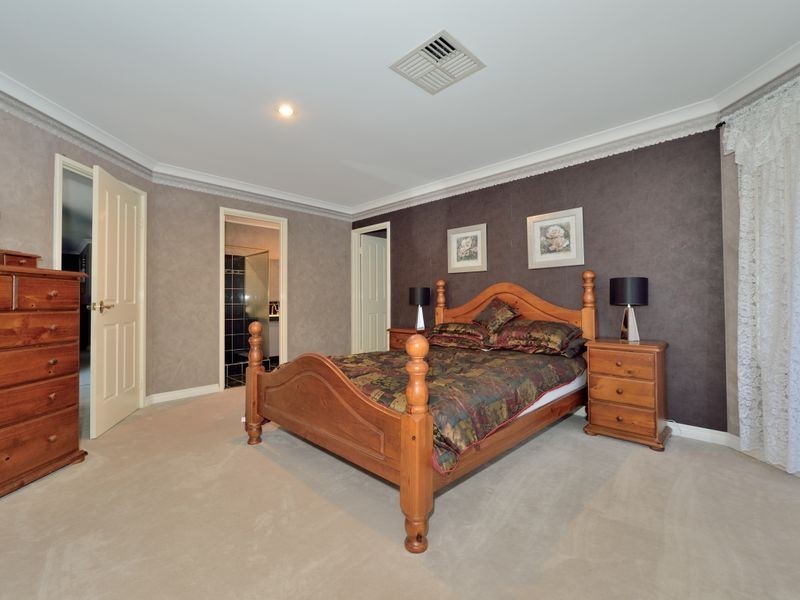 38 Zaragoza Drive, Port Kennedy WA 6172