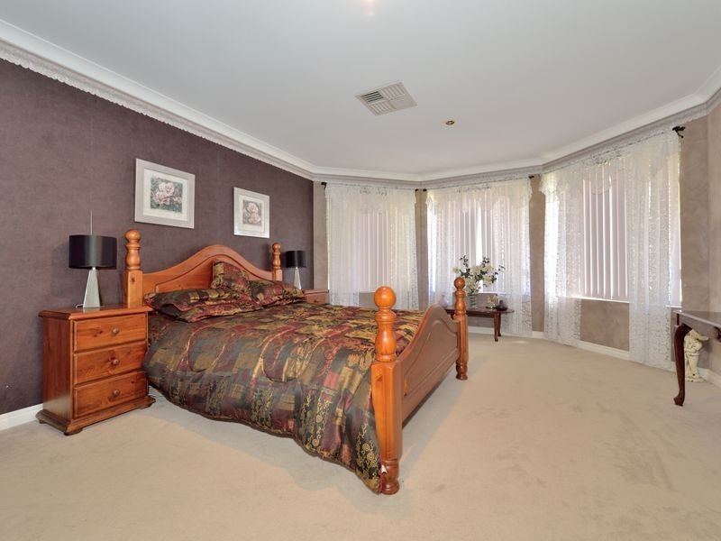 38 Zaragoza Drive, Port Kennedy WA 6172