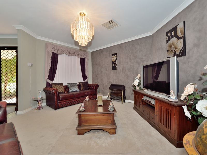 38 Zaragoza Drive, Port Kennedy WA 6172