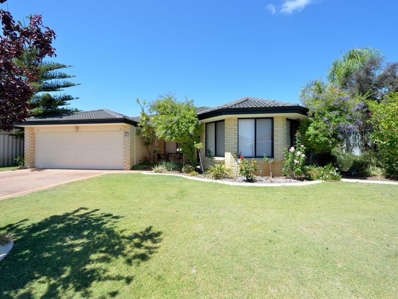 38 Zaragoza Drive, Port Kennedy WA 6172