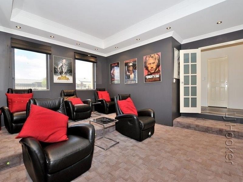 4 Apache Boulevard, Rockingham WA 6168