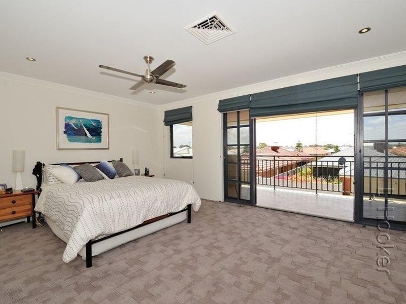 4 Apache Boulevard, Rockingham WA 6168