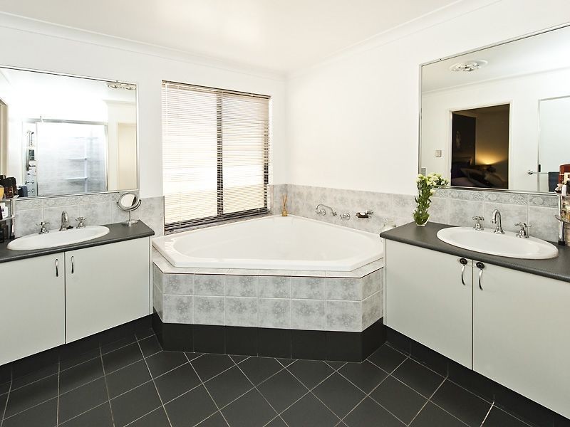 30 Fairburn Crescent, Baldivis WA 6171