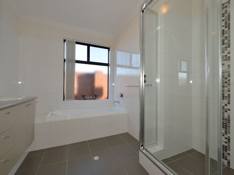 2 Kimberley Way, Secret Harbour WA 6173