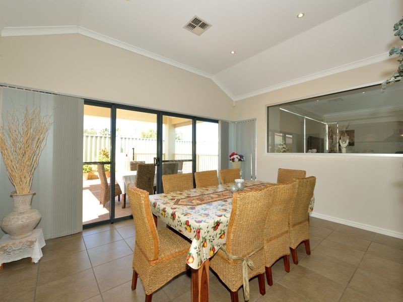 4 Atara Approach, Rockingham WA 6168