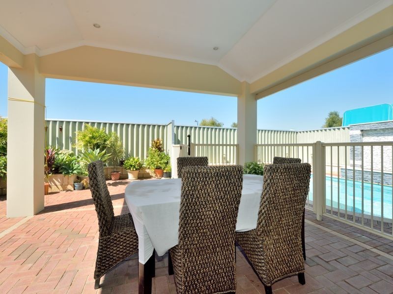 4 Atara Approach, Rockingham WA 6168