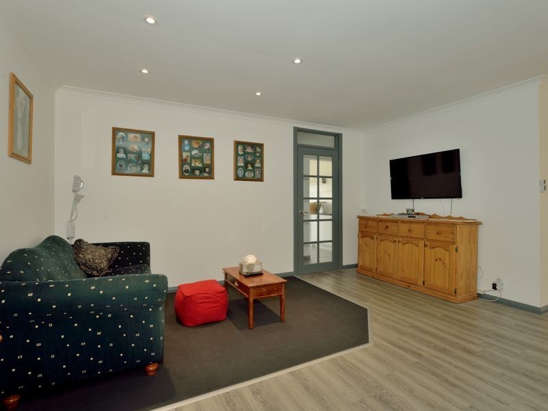 1 Hinds Court, Waikiki WA 6169