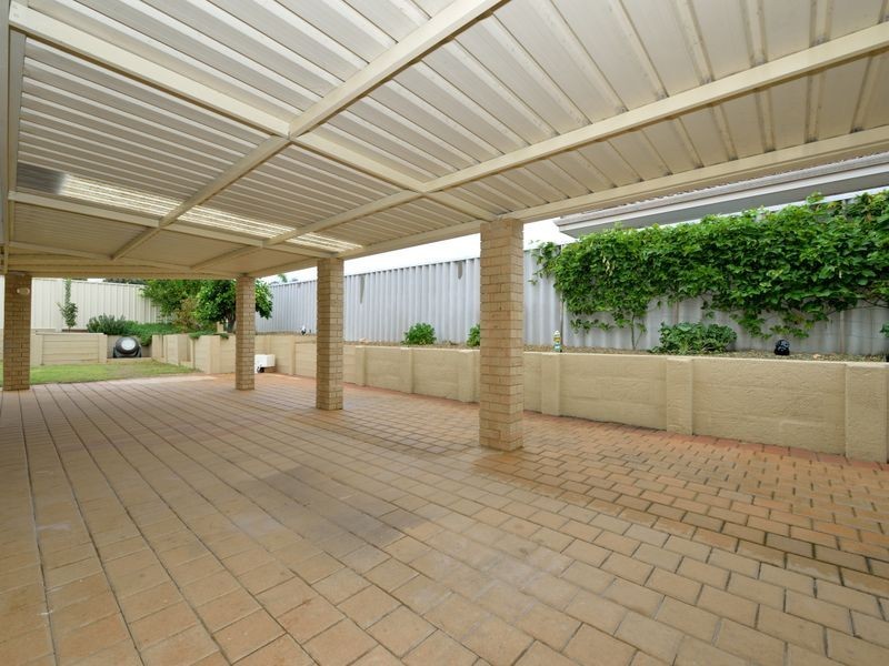1 Hinds Court, Waikiki WA 6169