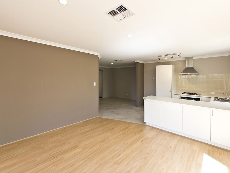 5 Jubilee Drive, Waikiki WA 6169