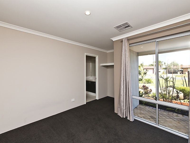 5 Jubilee Drive, Waikiki WA 6169