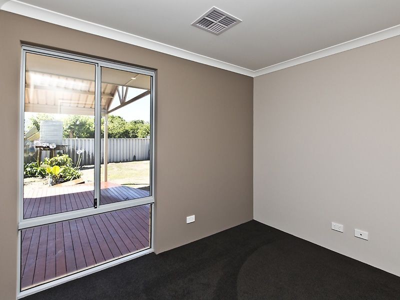 5 Jubilee Drive, Waikiki WA 6169