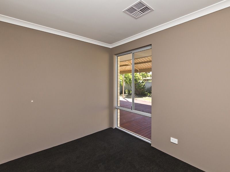 5 Jubilee Drive, Waikiki WA 6169