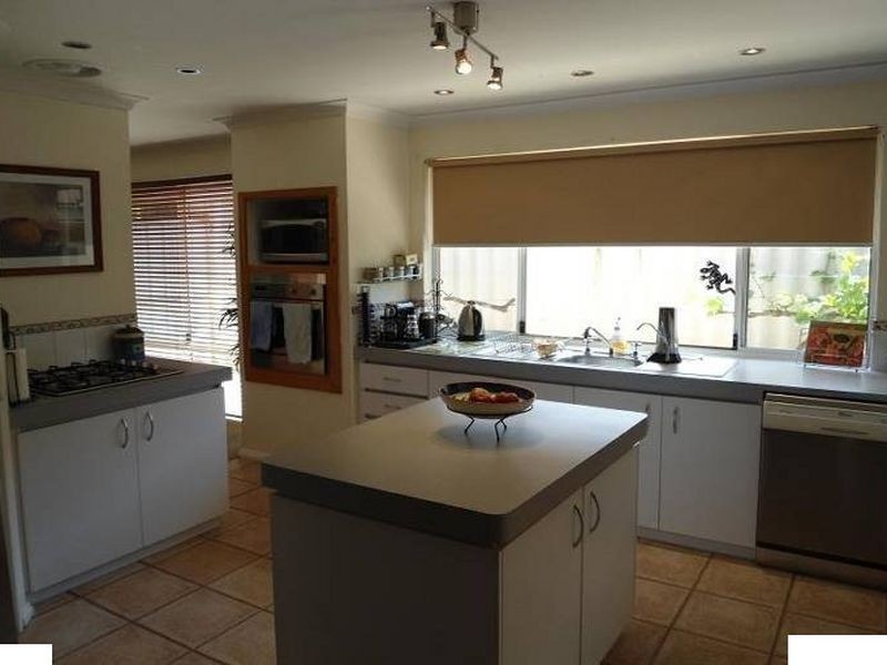 32 Strasbourg Ramble, Port Kennedy WA 6172