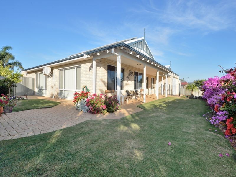 8 Kirkbride Meander, Waikiki WA 6169