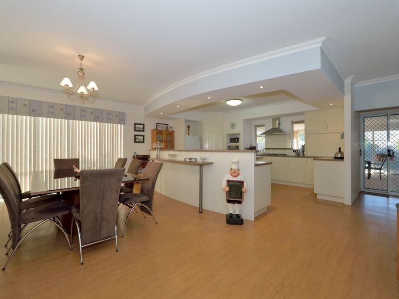 8 Kirkbride Meander, Waikiki WA 6169