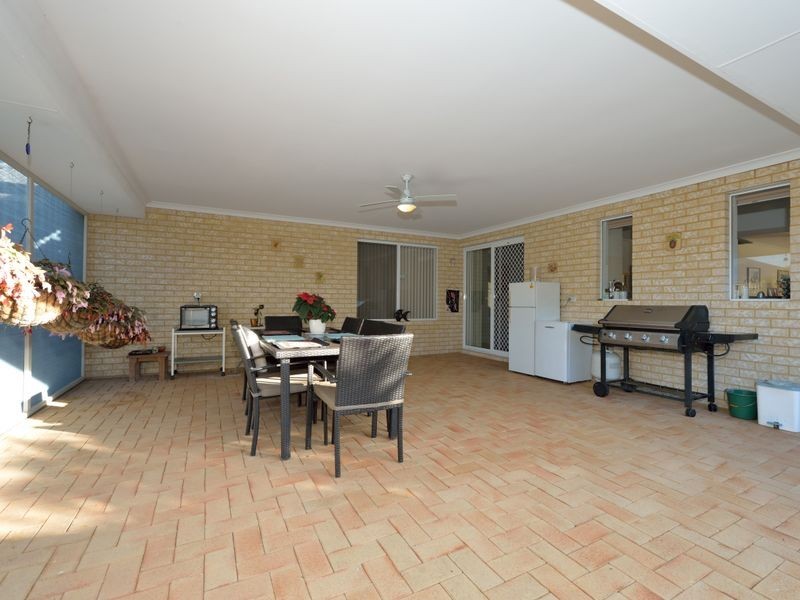 8 Kirkbride Meander, Waikiki WA 6169