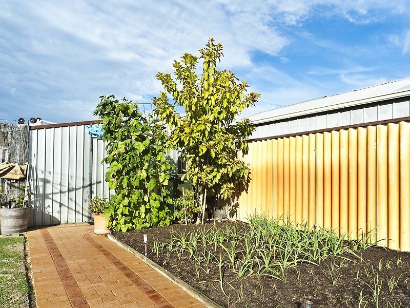 7 Elswick Street, Safety Bay WA 6169