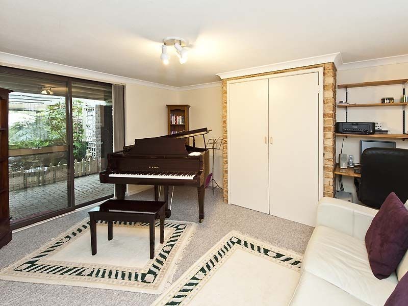 5 Wyola Street, Cooloongup WA 6168