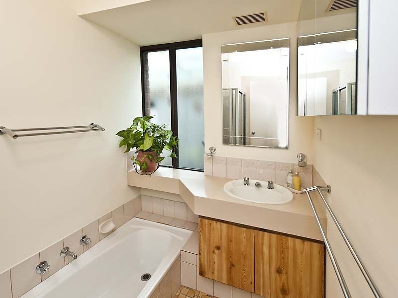 5 Wyola Street, Cooloongup WA 6168