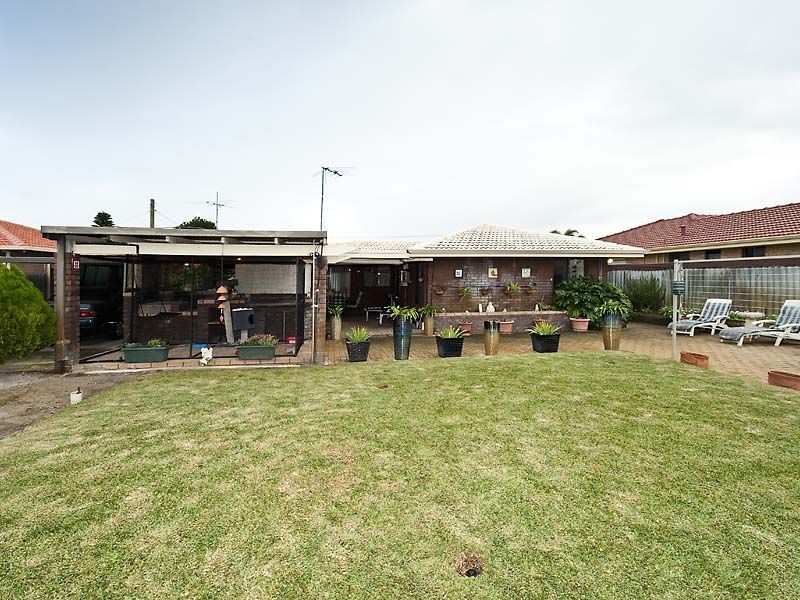 5 Wyola Street, Cooloongup WA 6168
