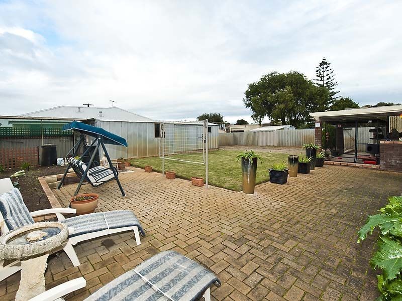 5 Wyola Street, Cooloongup WA 6168