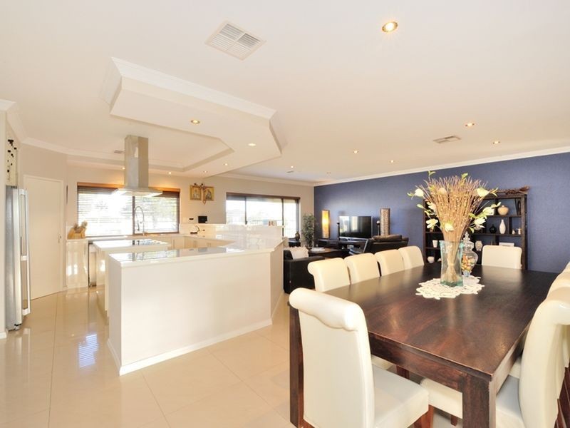 19 Leichardt Loop, Rockingham WA 6168