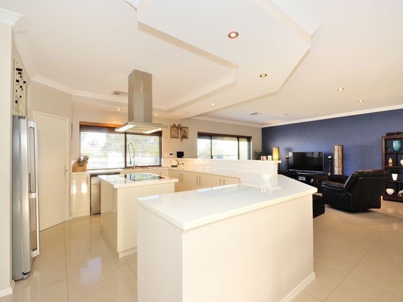 19 Leichardt Loop, Rockingham WA 6168