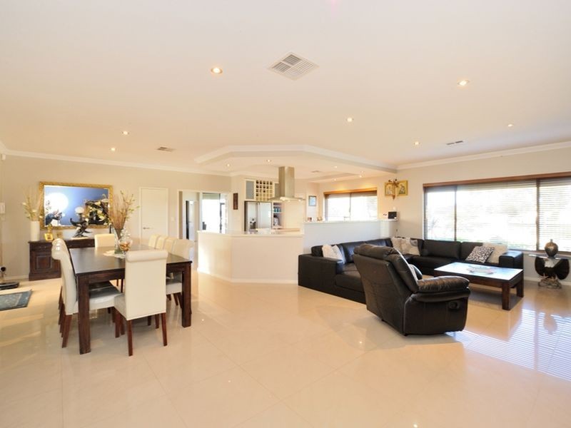 19 Leichardt Loop, Rockingham WA 6168