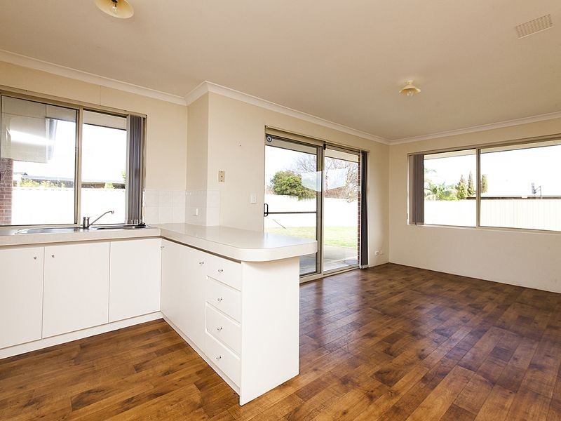 35 Mornington Boulevard, Waikiki WA 6169