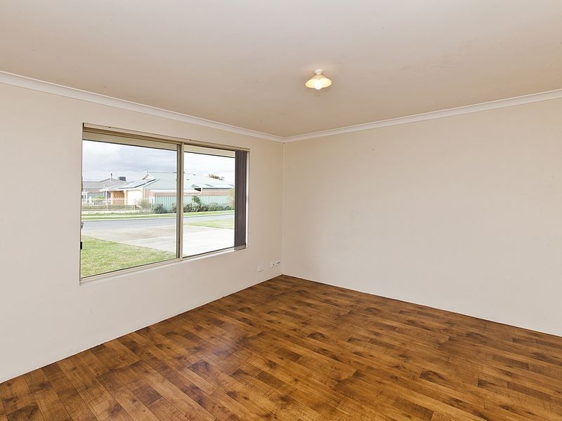 35 Mornington Boulevard, Waikiki WA 6169