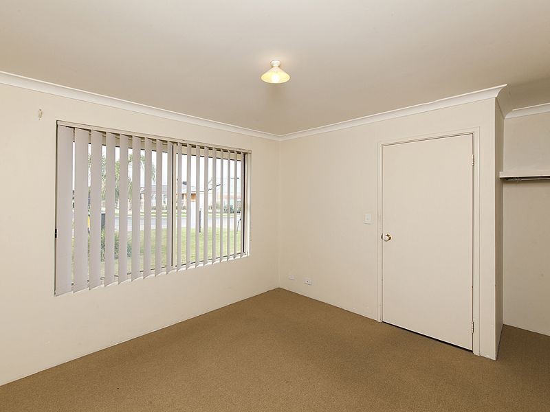 35 Mornington Boulevard, Waikiki WA 6169