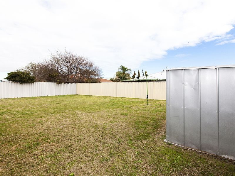 35 Mornington Boulevard, Waikiki WA 6169