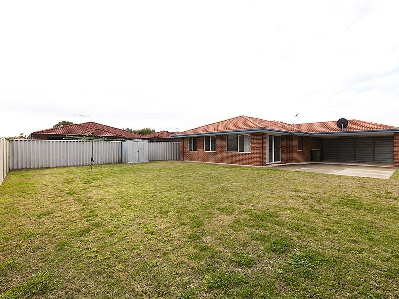 35 Mornington Boulevard, Waikiki WA 6169