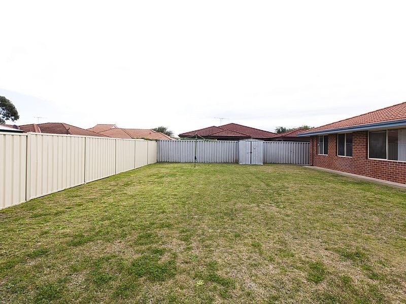 35 Mornington Boulevard, Waikiki WA 6169