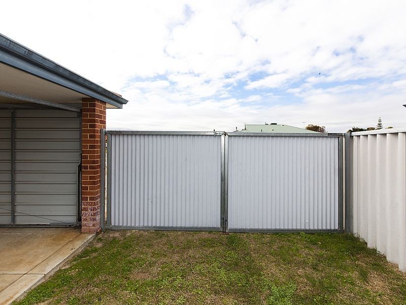 35 Mornington Boulevard, Waikiki WA 6169