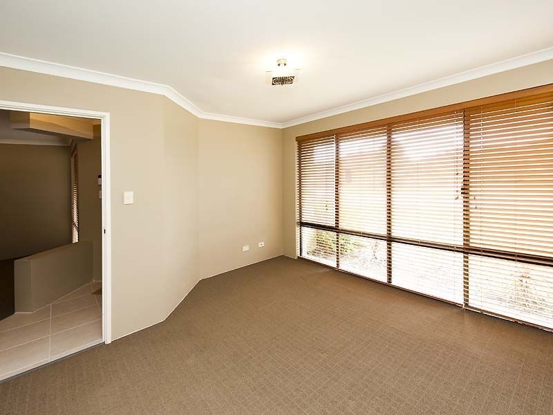 50 Amadeus Crescent, Port Kennedy WA 6172