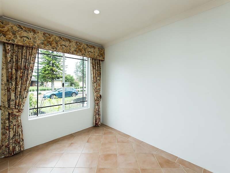 24 Grand Ocean Boulevard, Port Kennedy WA 6172