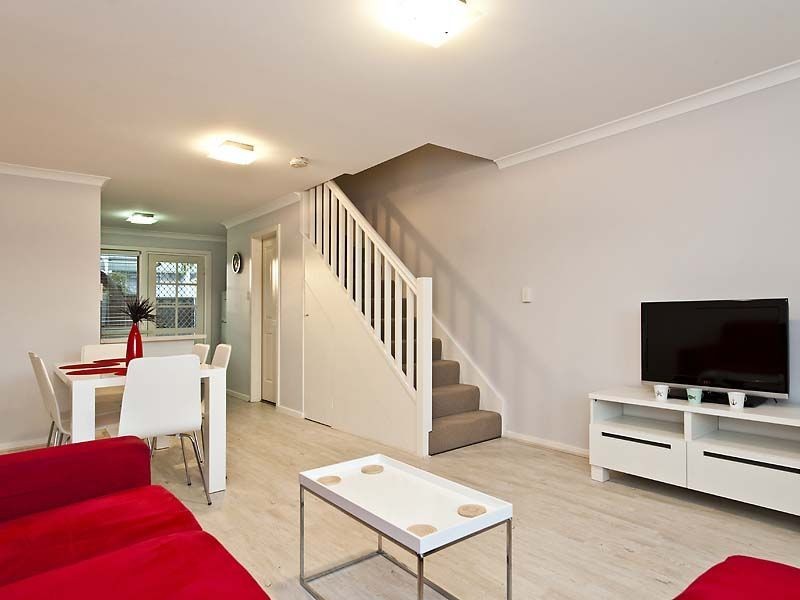 1/52 Kent Street, Rockingham WA 6168