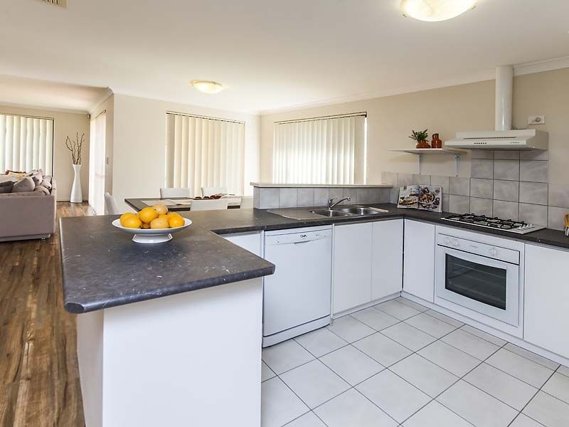 15 Bogue Way, Port Kennedy WA 6172