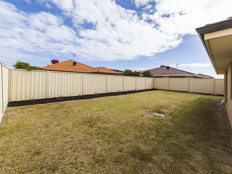 15 Bogue Way, Port Kennedy WA 6172