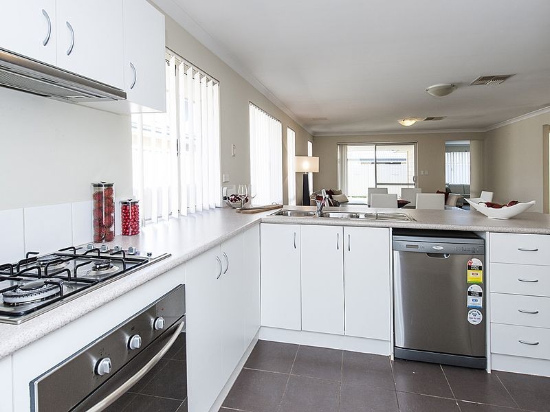 17 Kumarina Drive, Secret Harbour WA 6173