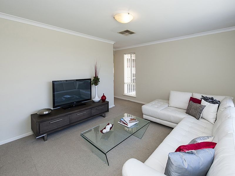 17 Kumarina Drive, Secret Harbour WA 6173