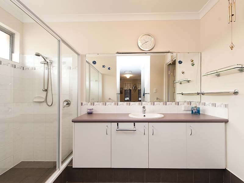 8 Cayenne Street, Wattle Grove WA 6107