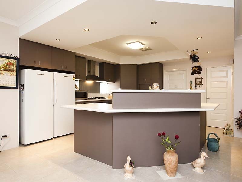 8 Cayenne Street, Wattle Grove WA 6107
